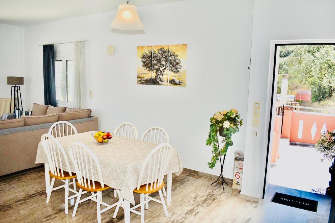 Cozy Renovated Apartment "Filoxenia" คาโตดารัตโซ ภายนอก รูปภาพ